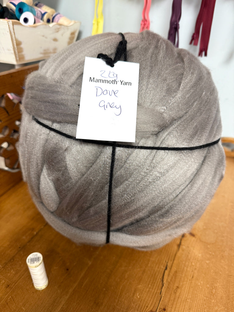 Woolly Mahoosive - Mammoth Arm Knitting Yarn – 2KG - Grey