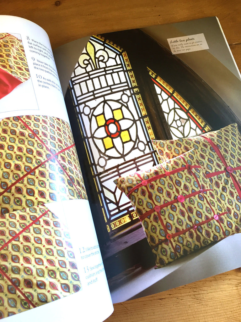 Making Cushion Covers by Debbie Shore - Craftyangel