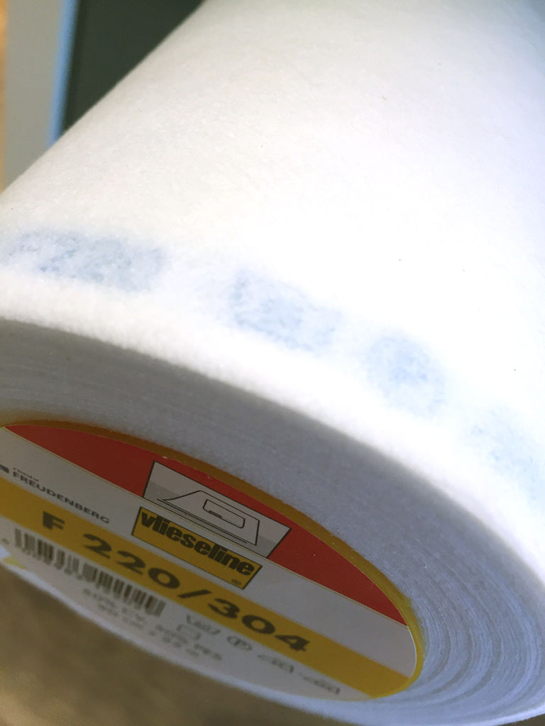 Vilene - 304/F220 Iron on Interfacing - Standard lightweight - White - Craftyangel