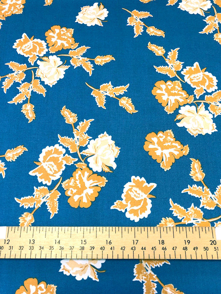 Nordic Garden Dream - Nyperoser - Blue/Mustard (floral) - Craftyangel