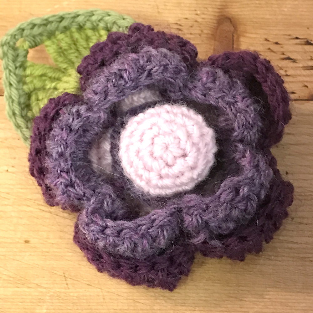 Crocheted Flowers to Wear - Kit 2 - Pansy, Orla and Flora flowers - Craftyangel
